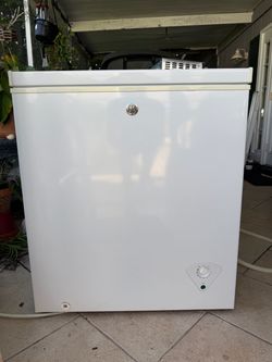 GE Chest Freezer White