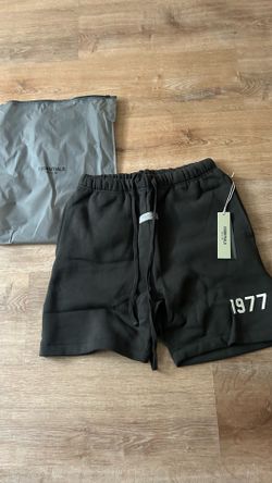 1977 essentials shorts