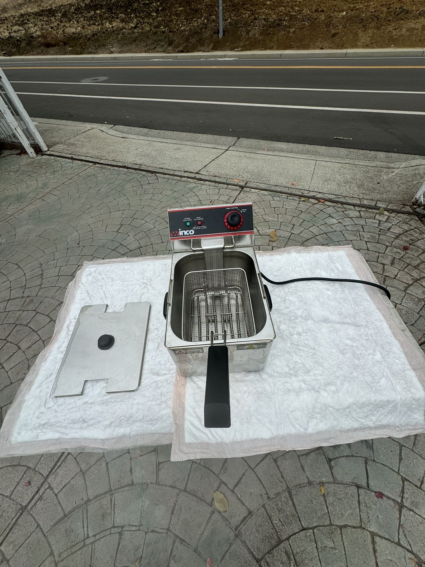 Winco Countertop Deep Fryer