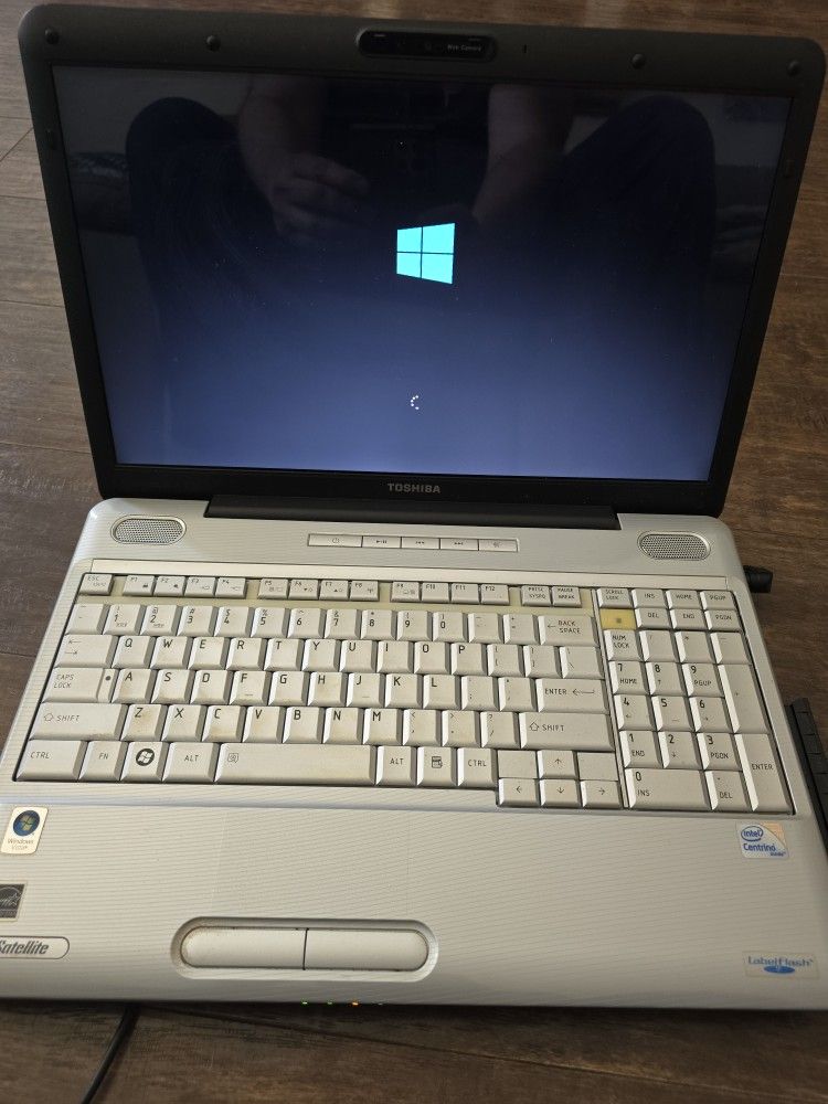 Toshiba Laptop With Windows 10 Works