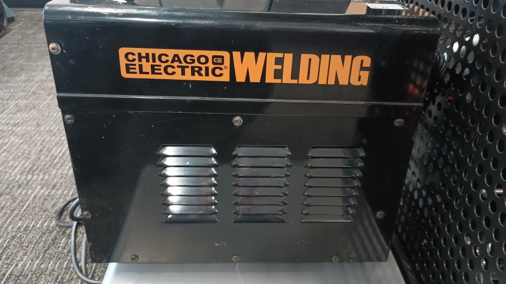 Chicago Electric  Flux 125 Welder