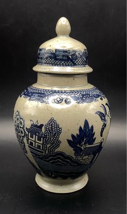 VTG 1940s Japanese Willow Porcelain 5" Ginger Jar - Cobalt Blue on Grayish Beige Speckled Background
