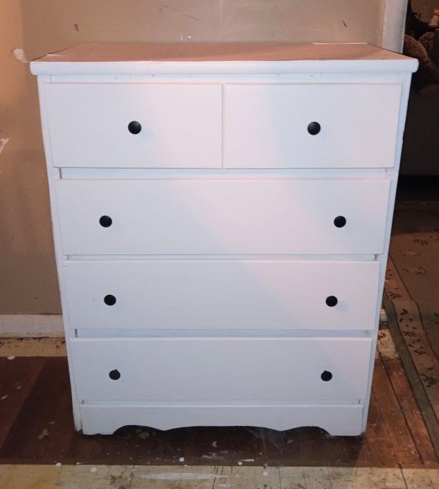 White Wooden 4 Drawer Chest Of Drawers For Sale