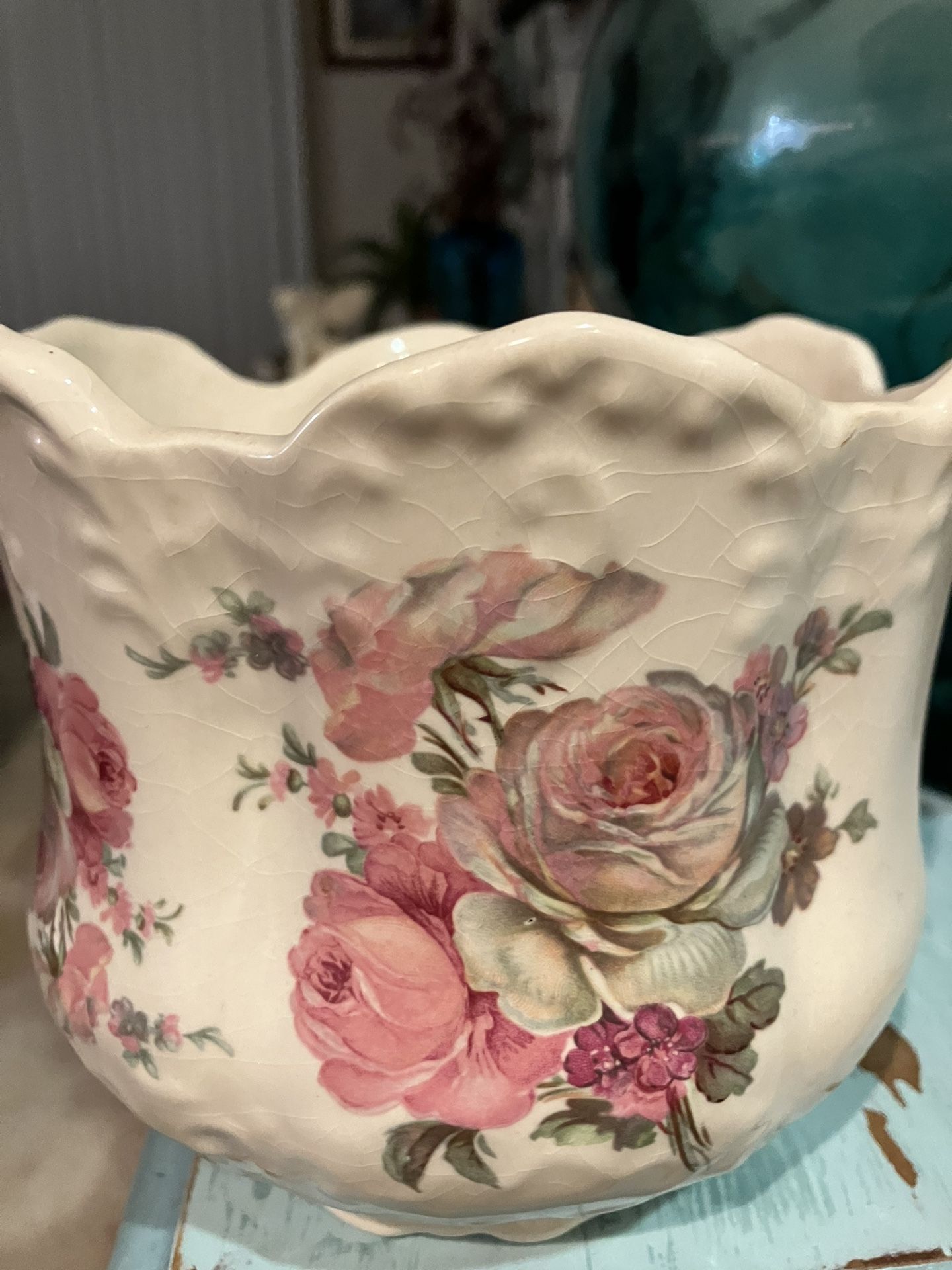 Beautiful Staffordshire England Plant Holder Vase!