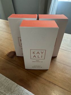 KAYALI sweet peach