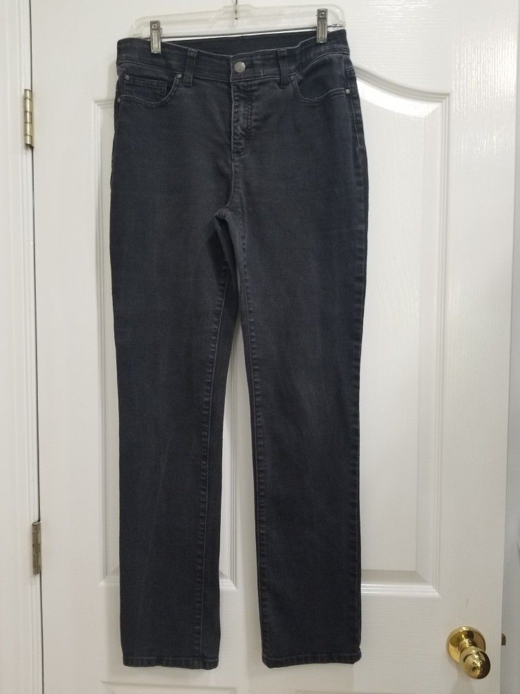 CHICO'S SLIMMING BLACK JEANS