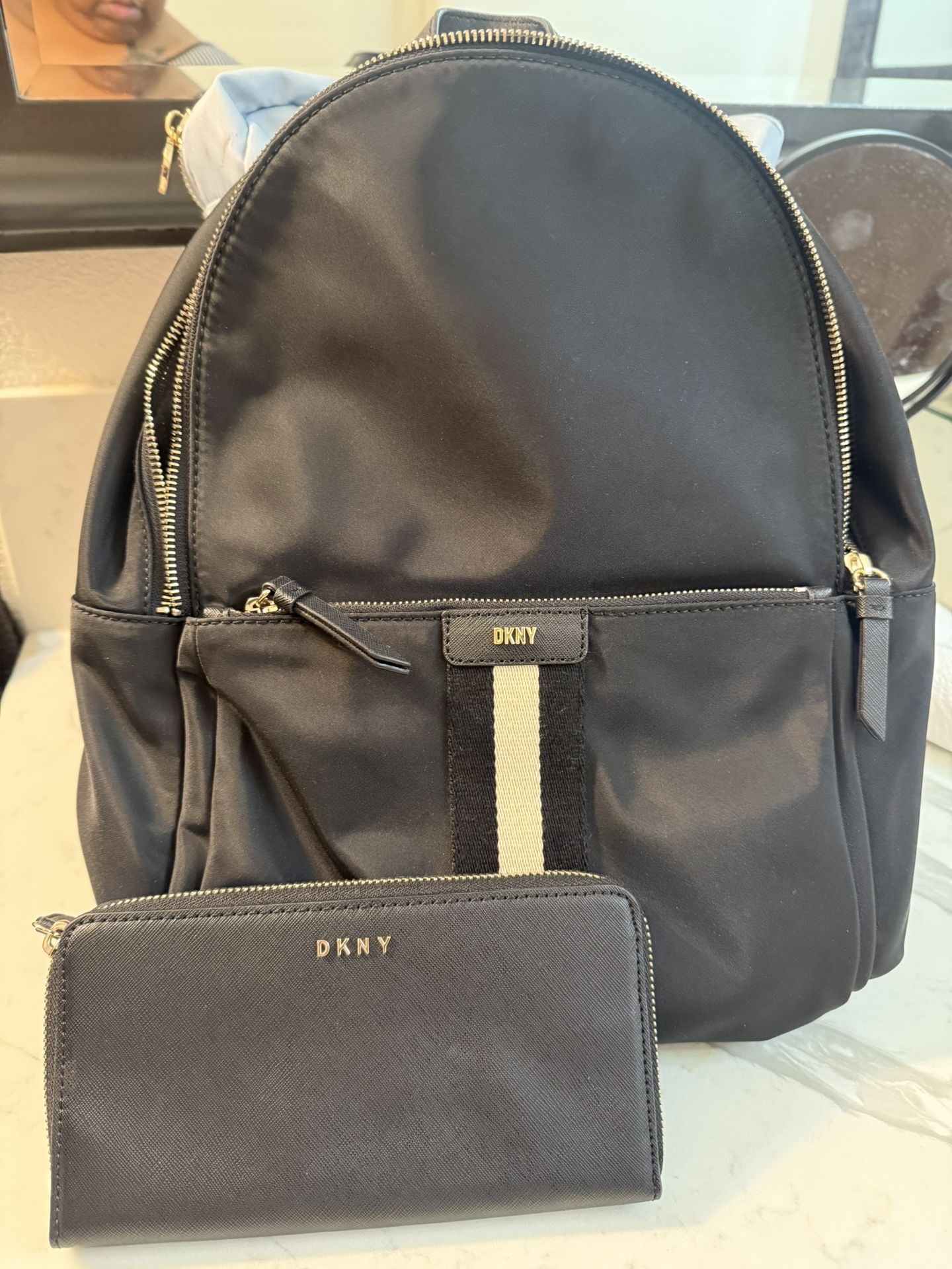 DKNY BACKPACK WITH MATCHING WALLET