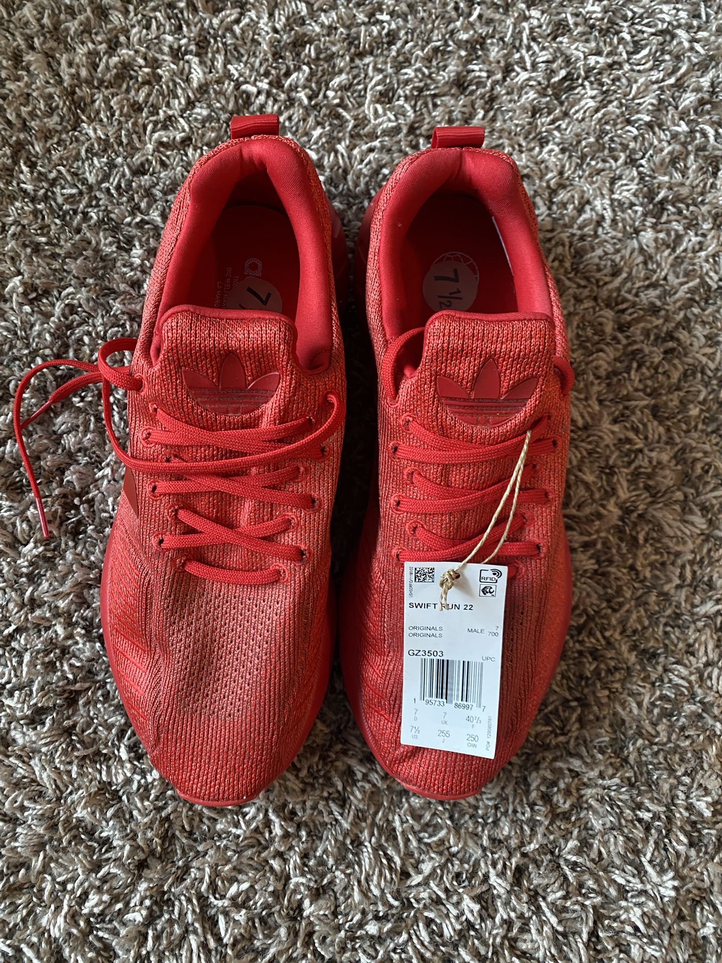shoes π adidas (7.1/2)