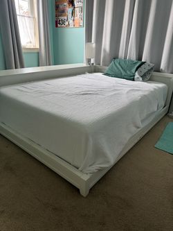 Pottery Barn Teen White Storage Bed – Great Condition