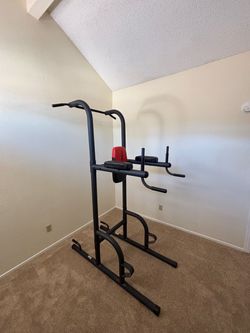 Exercise Station - Weider Power Tower – 4 Workout Stations – Excellent Condition