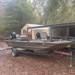 2022 Tracker Grizzly Fishing Boat