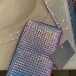 HOLOGRAPHIC WRISTLET- BRAND NEW