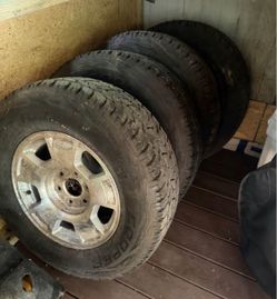Set Rins end tires Chevrolet Silverado