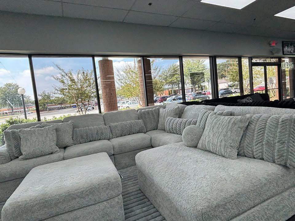 Luxurious Style, 3 Pc Plush modular sectional w/ultra soft upholstery