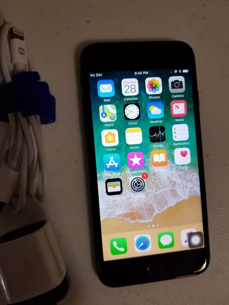 APPLE IPHONE 7 32 GB SPRINT OR BOOST MOBILE (WORK VERY WELL)