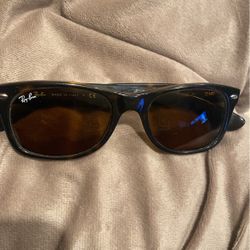 Ray Ban New Wayfarer Sunglasses Used Good Condition