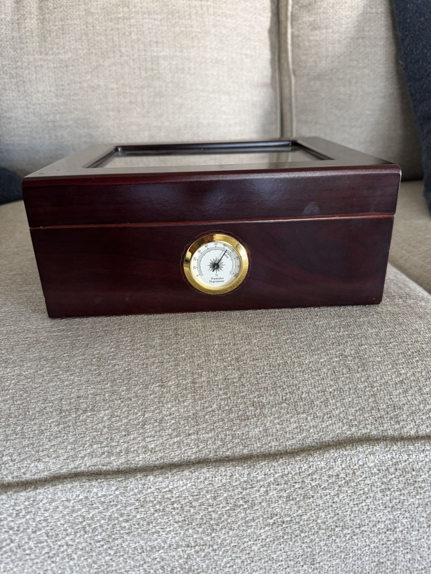 Cigar Humidor With Humidity Gauge
