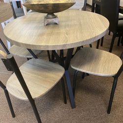 5pc Dining Room Table Set 