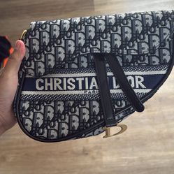 Shoulder Bags 