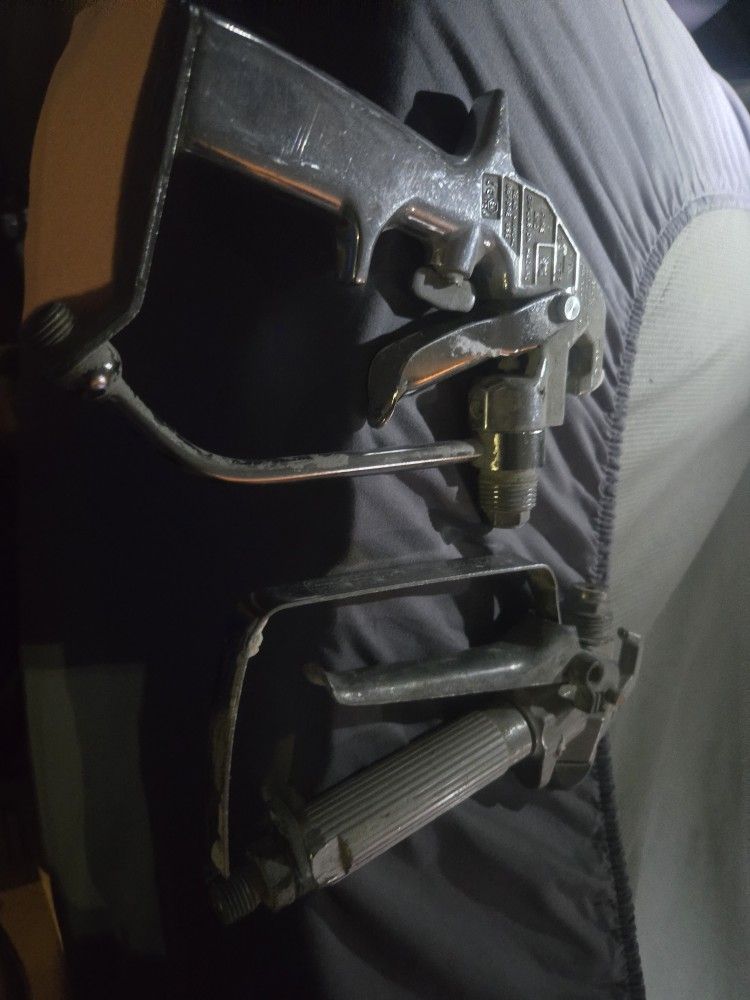 Airless Spray Guns. Graco