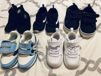  5 pairs of toddler shoes 4 size 6 & 1 size 8 (Excellent Condition) 