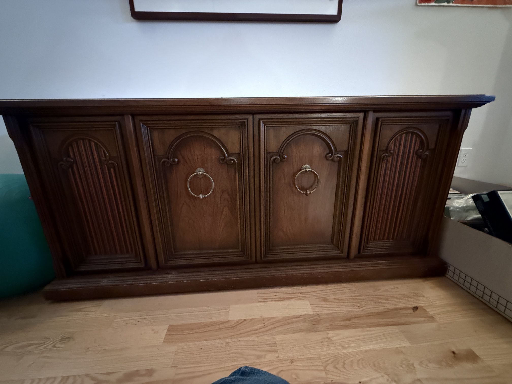 Super ﻿Rare Vintage 1960’s Magnavox Astro-Sonic FM/AM Radio-Phonograph Console 