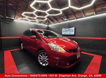 2014 Toyota Prius v Five