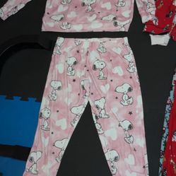 CUTE PAJAMAS/SWEATERS (MATCHING/CARTOONS/OTHER) - HARDLY WORN ($3 EACH), ALTOGETHER FOR $15