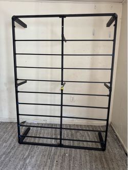 Metal bed frame