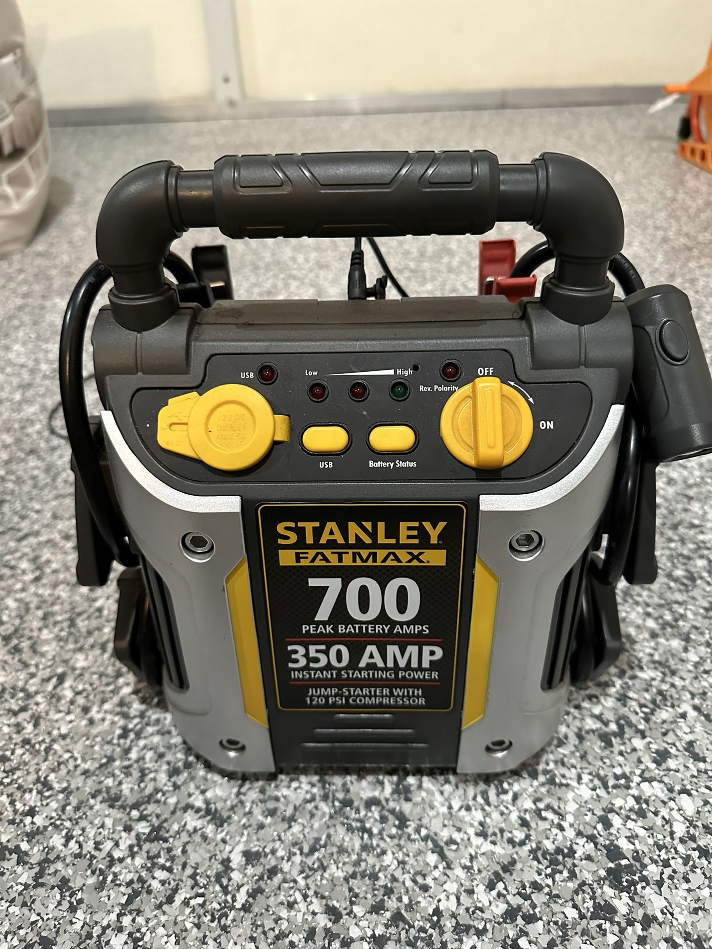 Stanley Fatmax 700 Automotive Car Jump Starter, Portable Power with 120