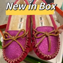 Brand NEW! Minnetonka glitter kayla Flats/slippers NIB
