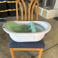 Frida Baby 4-in-1 Grow-With-Me Bath Tub