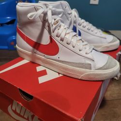 Nike Blazer size 10. 