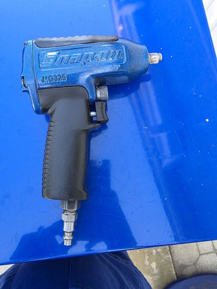 Snap On 3/8 Impact Gun
