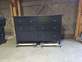 LIKE NEW IKEA Hemnes 8 Drawer Dresser