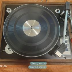 Benjamin Turntable