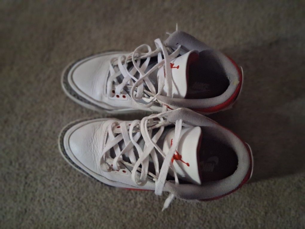 Jordan 3 Fire Red Size 8.5
