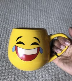 New smily mug cup yellow funny gift