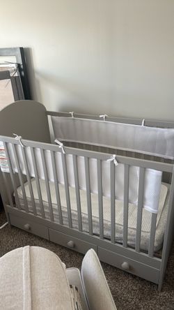IKEA Baby Crib + Mattress, 2 Sheets & Mesh Liner Bundle