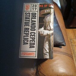 San Francisco Gaint Orlando Cepeda Statue Replica 