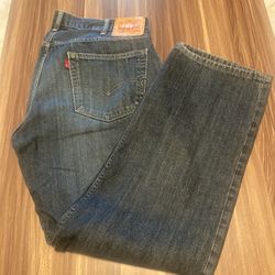 Levi’s Jean Size 38x32                                             D