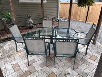 Patio Table and Chairs (6)