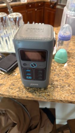 Anker SOLIX c2000 DC power bank