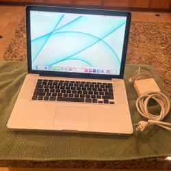 Apple, Macbook Pro, Quad Core i7 OS Monterey