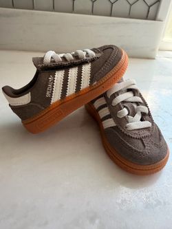 Size 4 toddler adidas