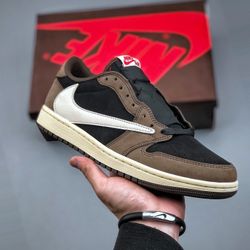 Jordan 1 Low Travis Scott Mocha 39