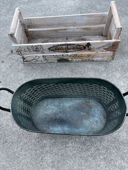 Set of 2 Rustic Decorative Planters