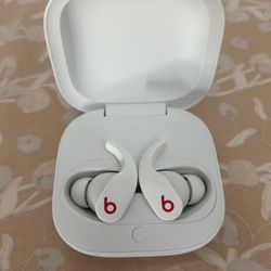 Beats Noise Canceling Bluetooth Headphones 