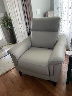 Power Leather Couch & Recliner Set - Like New