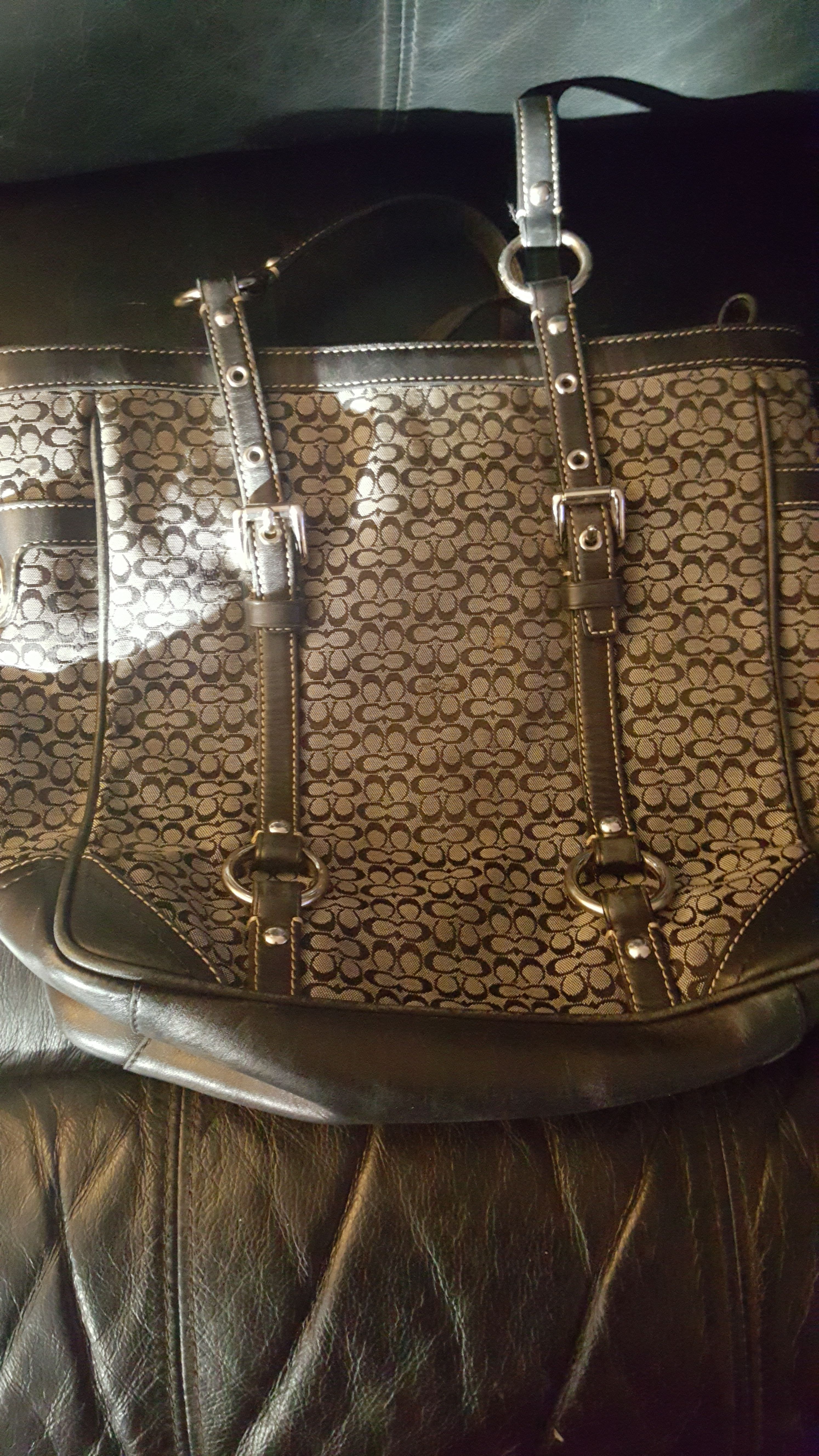 Coach med size purse